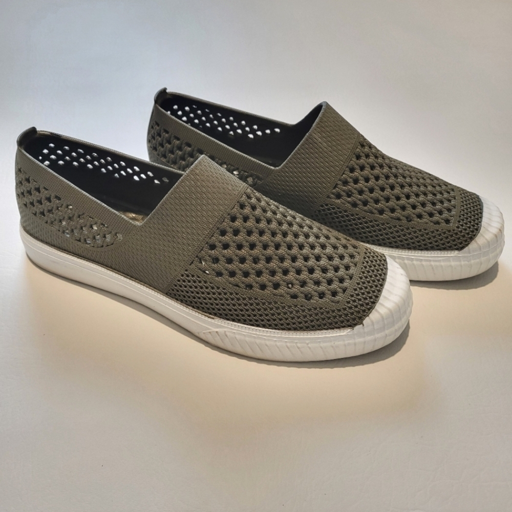 Layer 8 womens olive army green waterproof rubber slip on shoes size 9 NWOT - Picture 2 of 7